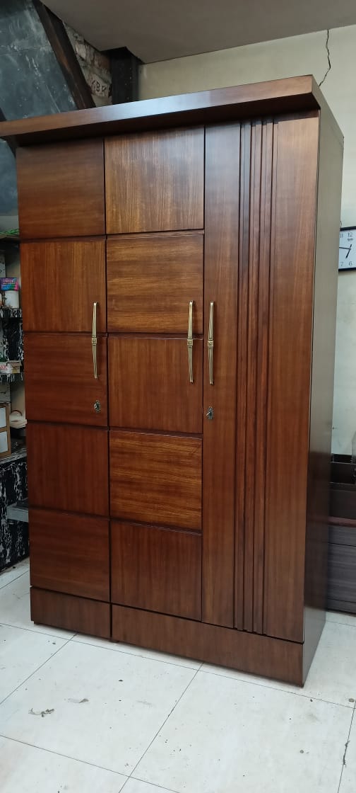 Classic Leather cabinet